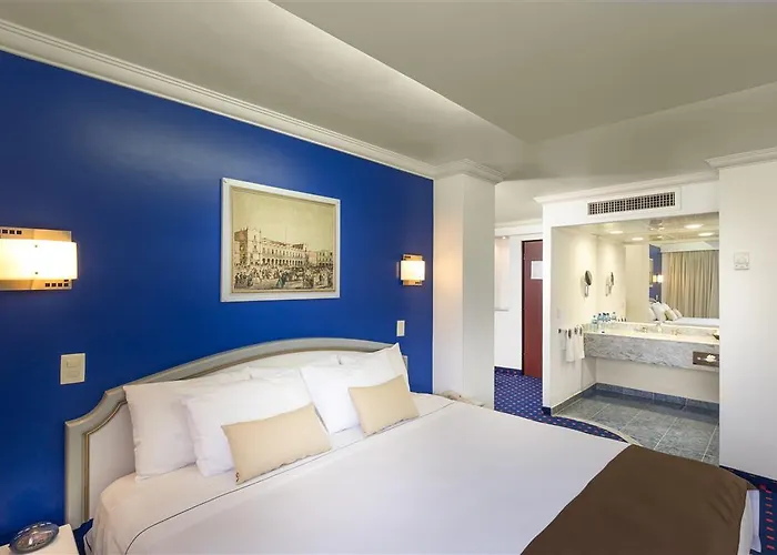 Estoril Hotel 3*