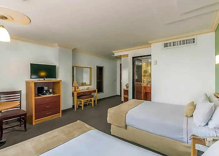 Estoril 3*